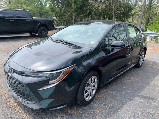 Used 2022 Toyota Corolla LE FWD image 1