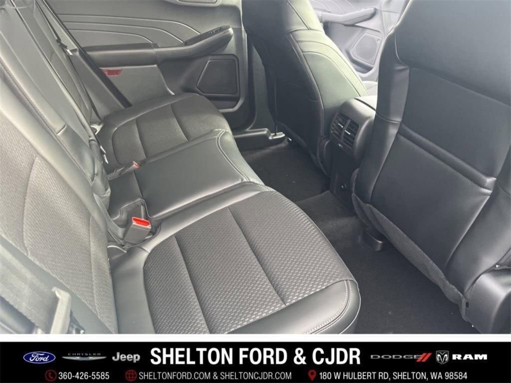 New 2025 Ford Escape SE FWD image 28