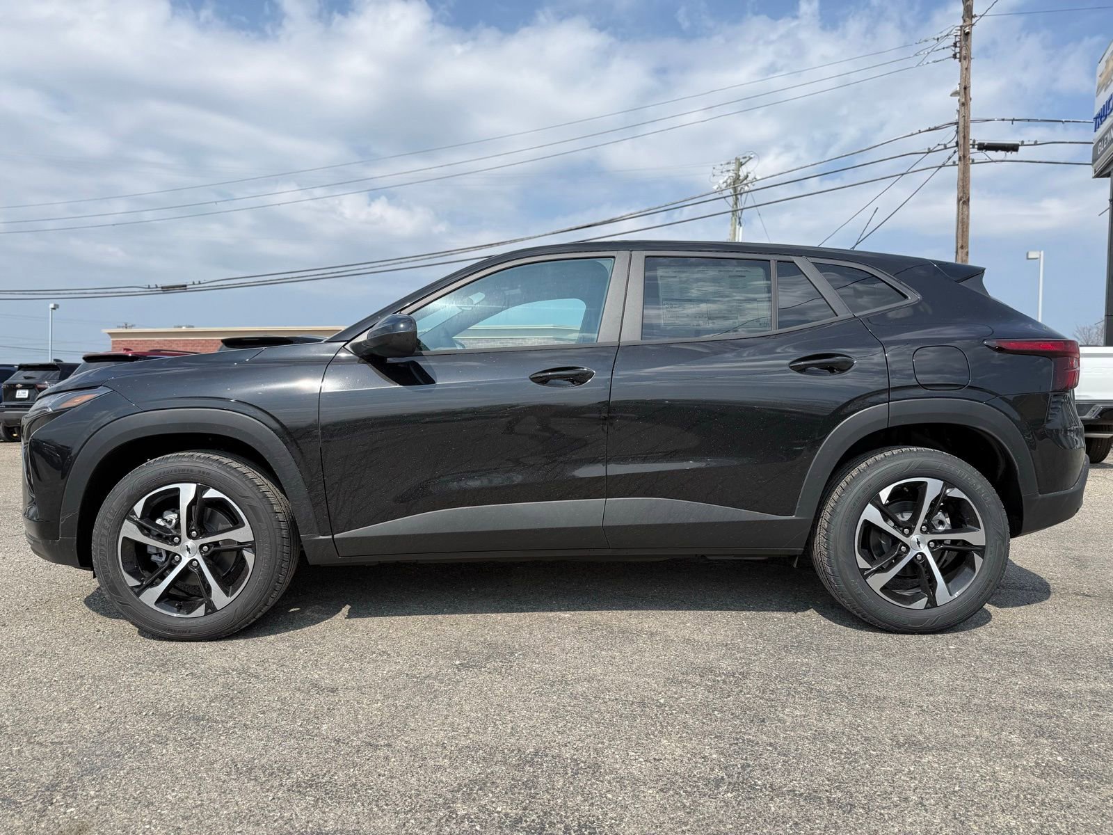 New 2026 Chevrolet Trax RS w/ Sunroof Package FWD image 6