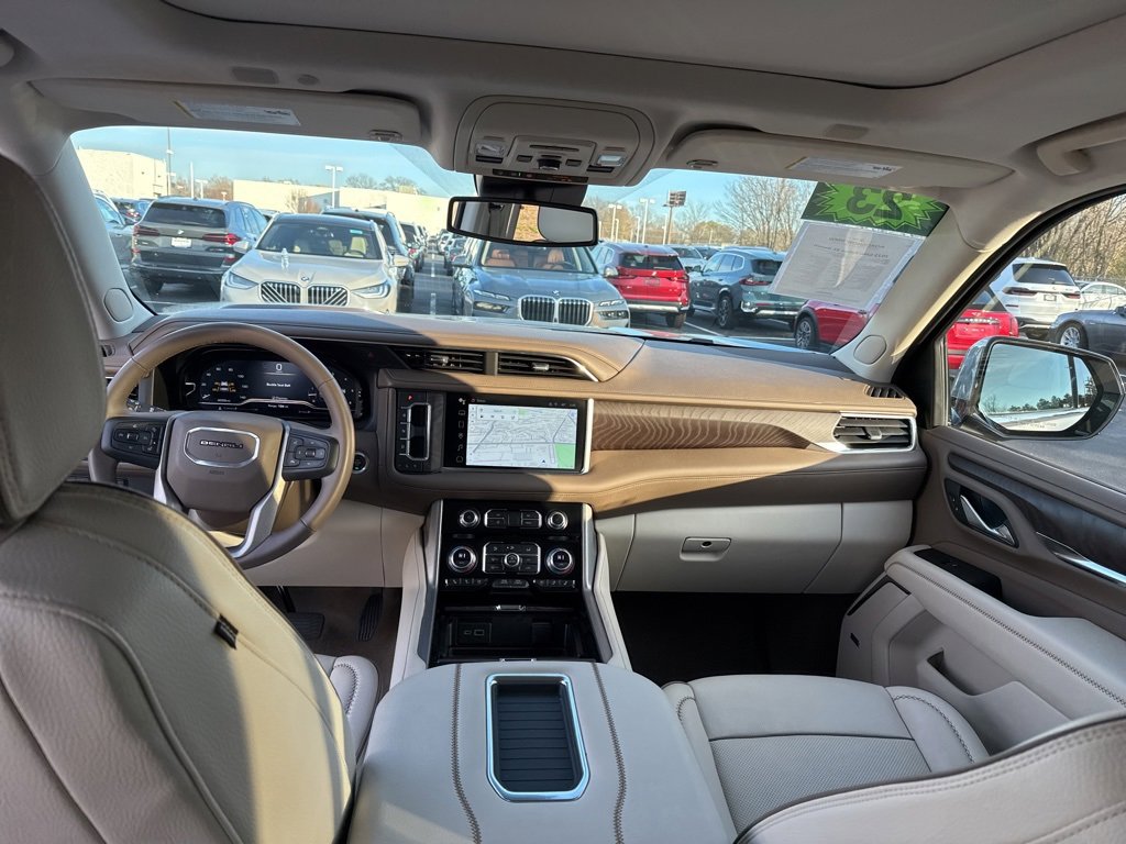 Used 2023 GMC Yukon XL Denali image 15