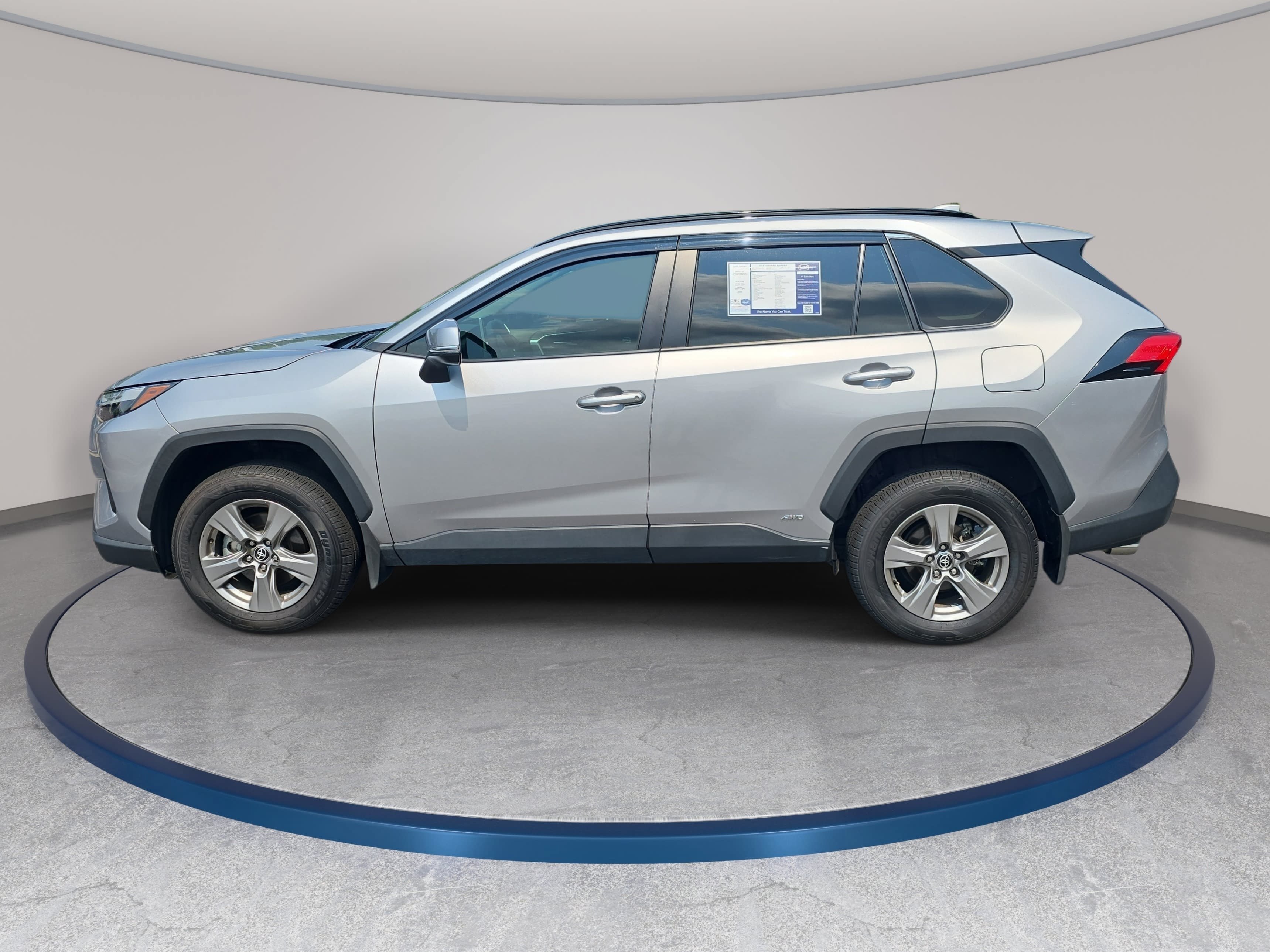 Used 2024 Toyota RAV4 XLE AWD/4WD image 8