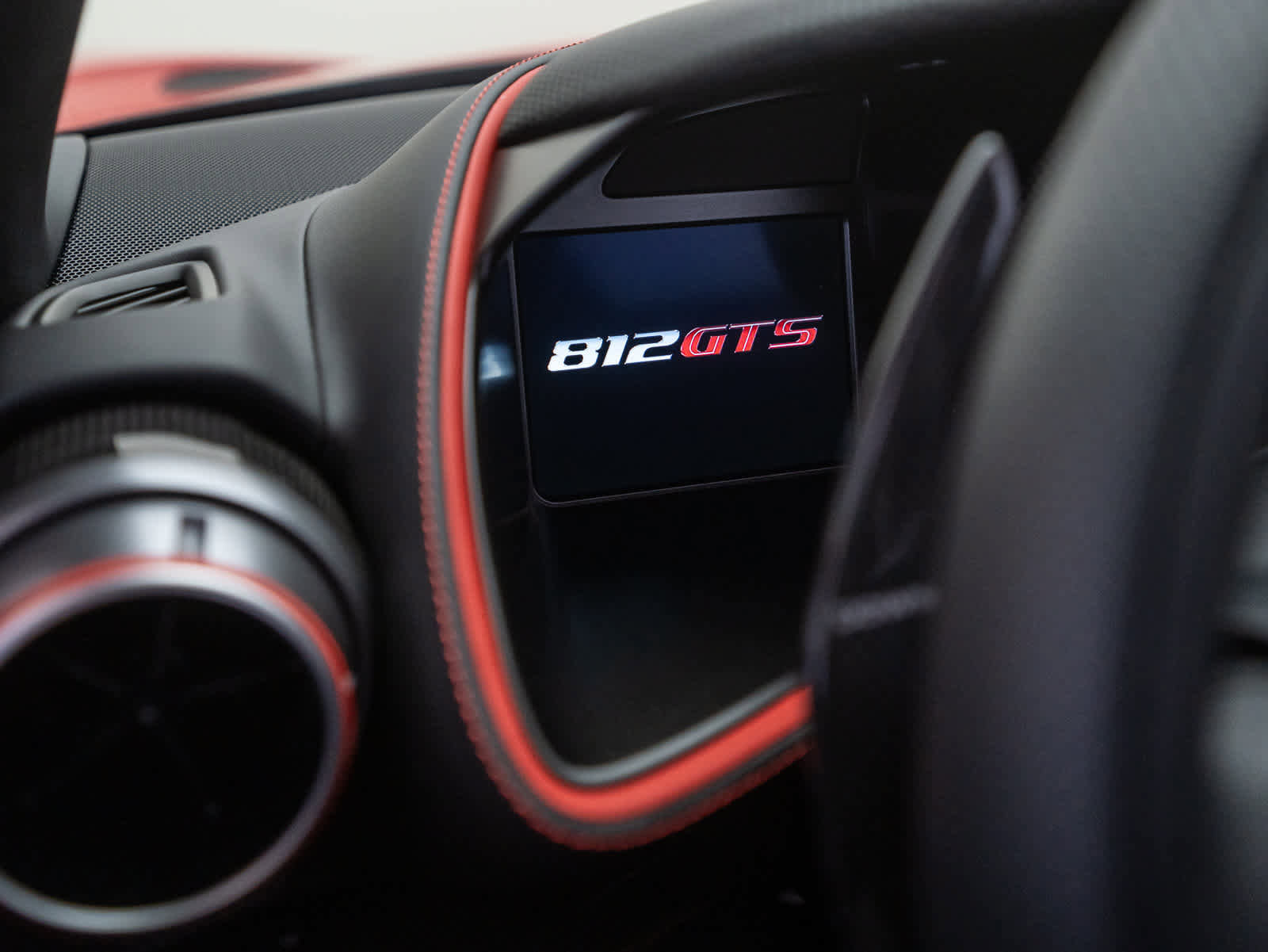 Used 2021 Ferrari 812 GTS image 25