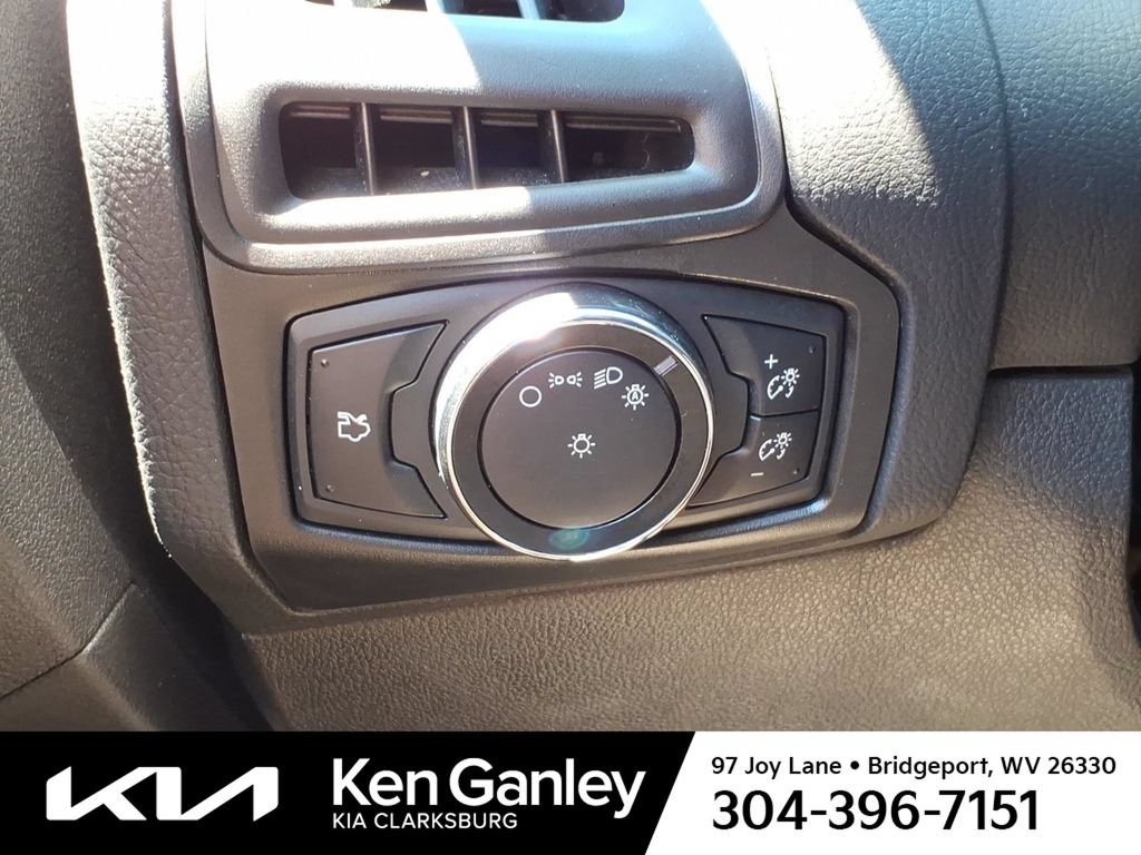 Used 2014 Ford Focus SE w/ SE Winter Package FWD image 11