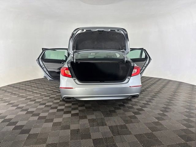 Used 2018 Honda Accord Touring image 18