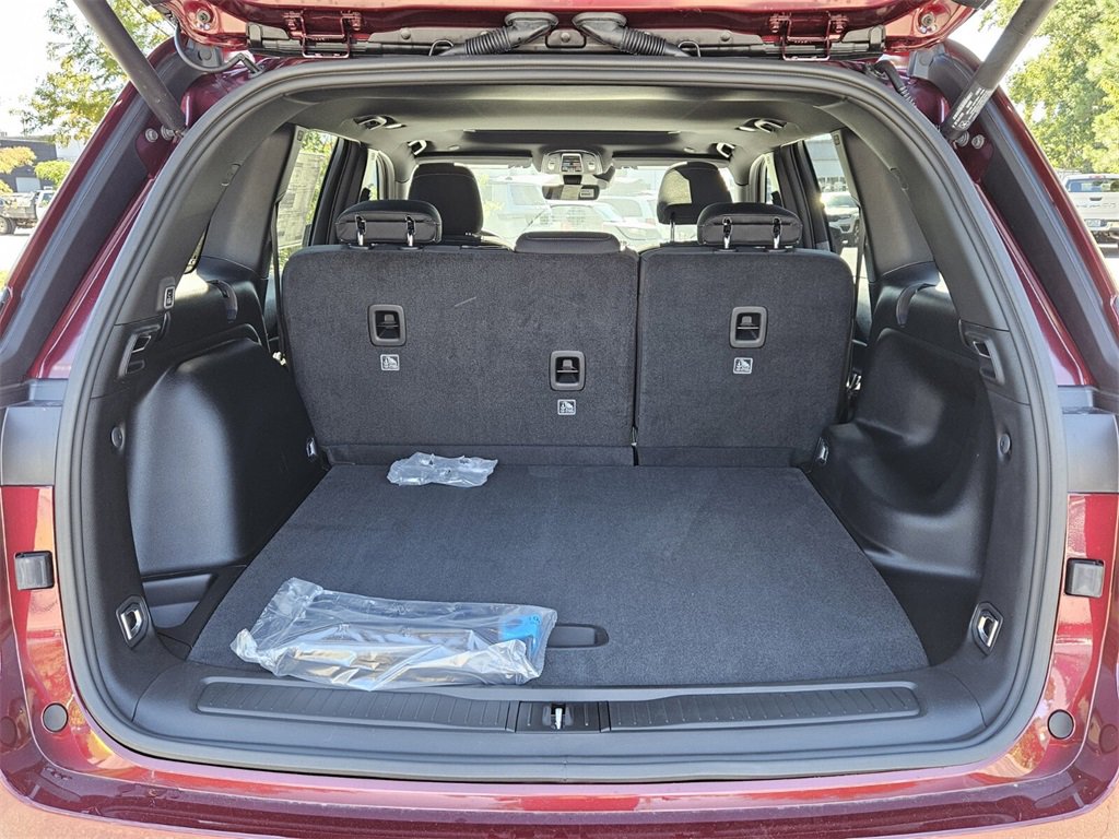 New 2025 Jeep Grand Cherokee Laredo X w/ Luxury Tech Group I image 13