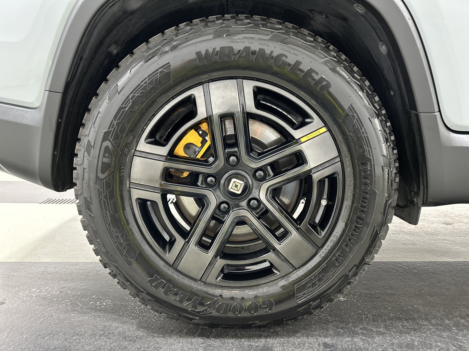 Used 2023 Rivian R1T Adventure Quad AWD/4WD image 12