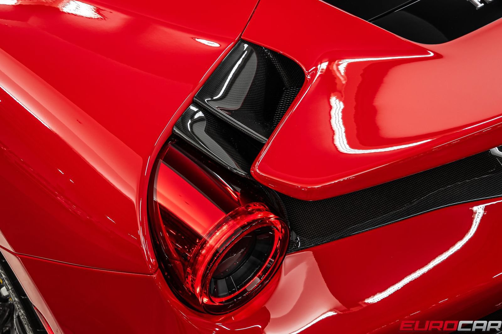 Used 2019 Ferrari 488 Pista Coupe RWD image 25