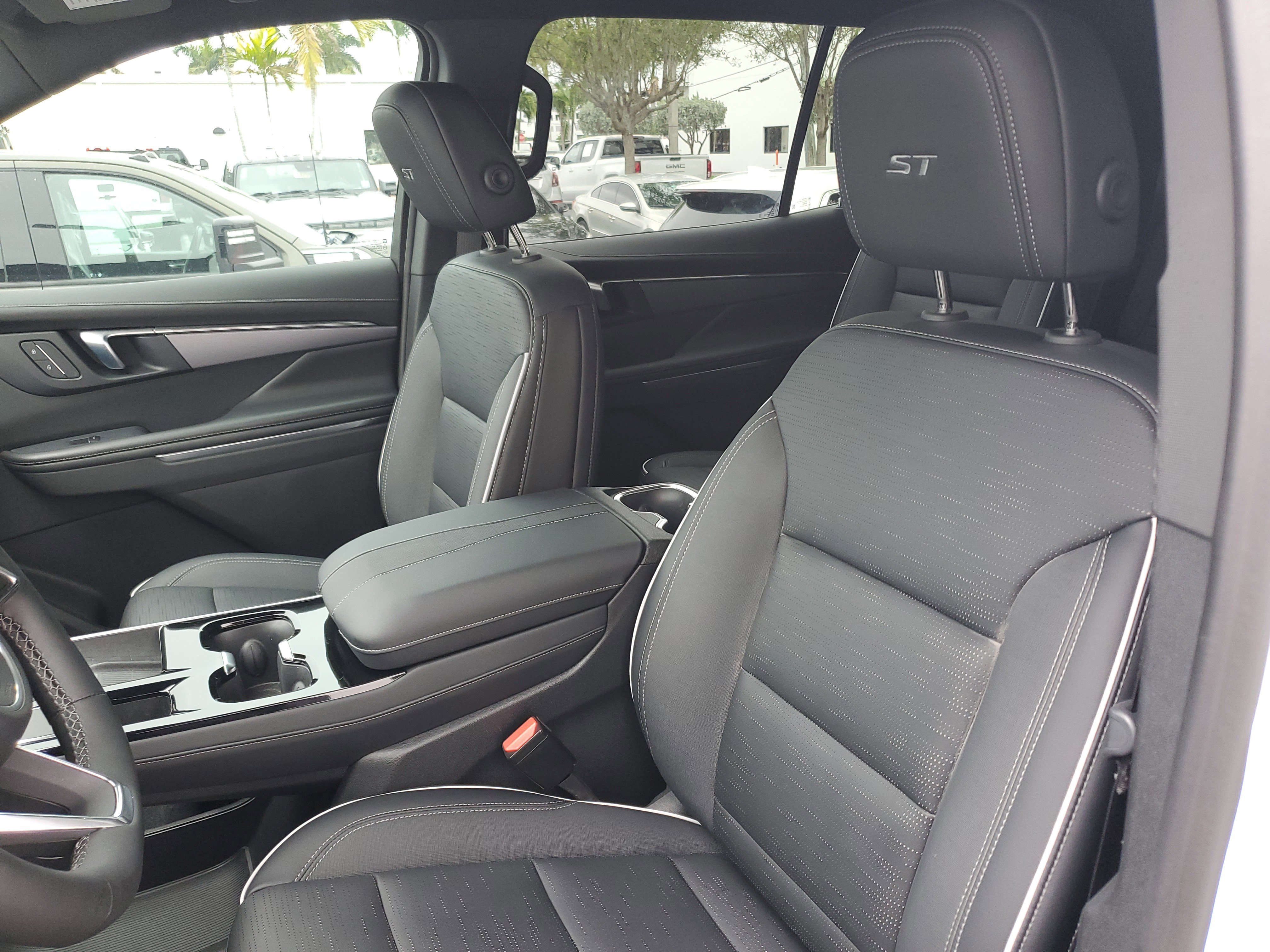 Certified 2025 Buick Enclave Sport Touring w/ Power Package image 22