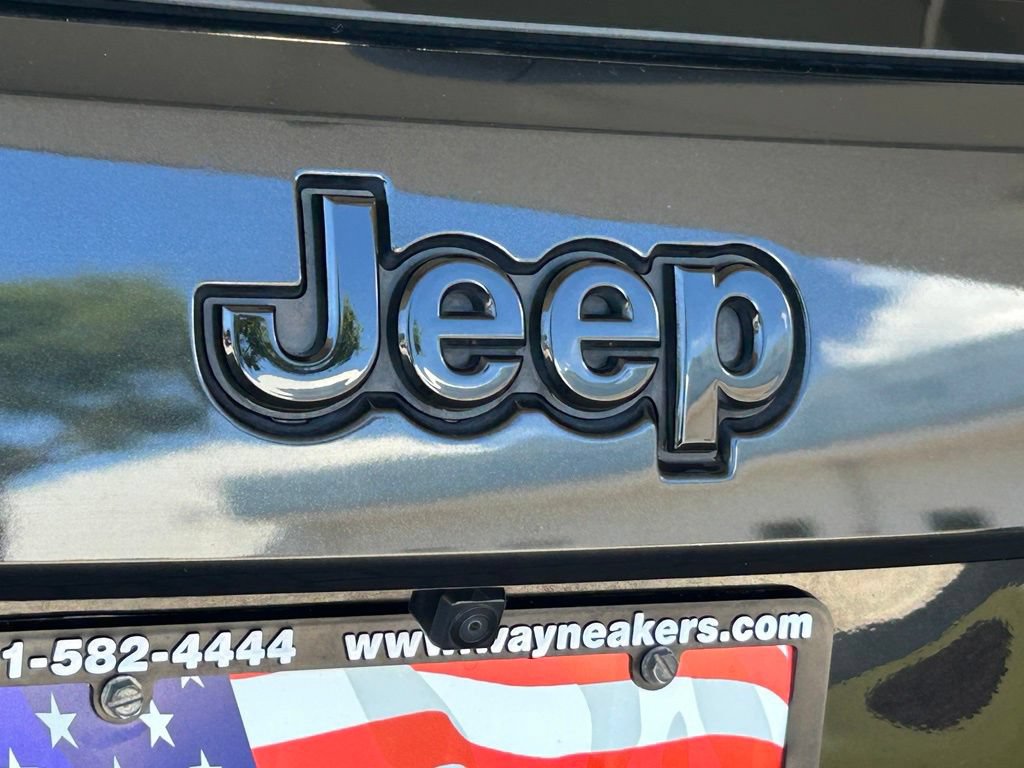 Used 2015 Jeep Grand Cherokee Altitude RWD image 20
