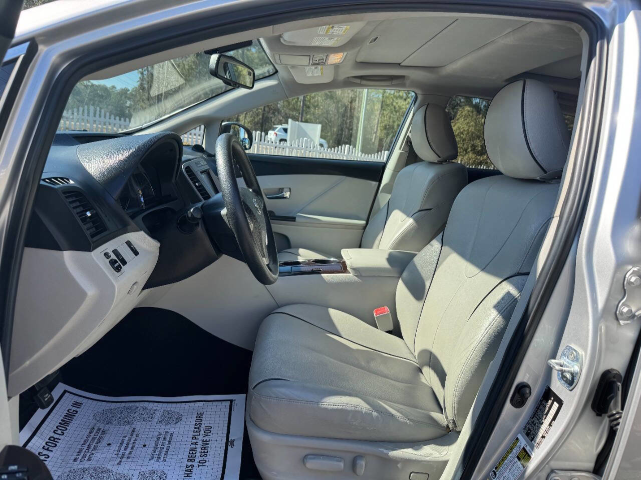 Used 2011 Toyota Venza w/ Convenience Pkg FWD image 10