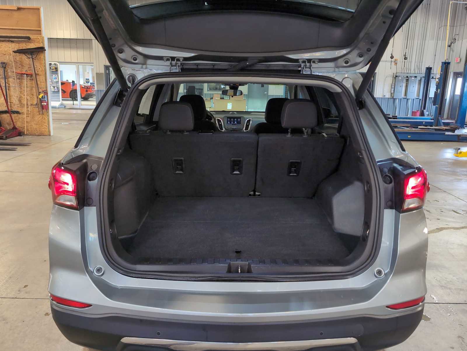 Used 2023 Chevrolet Equinox LT image 24