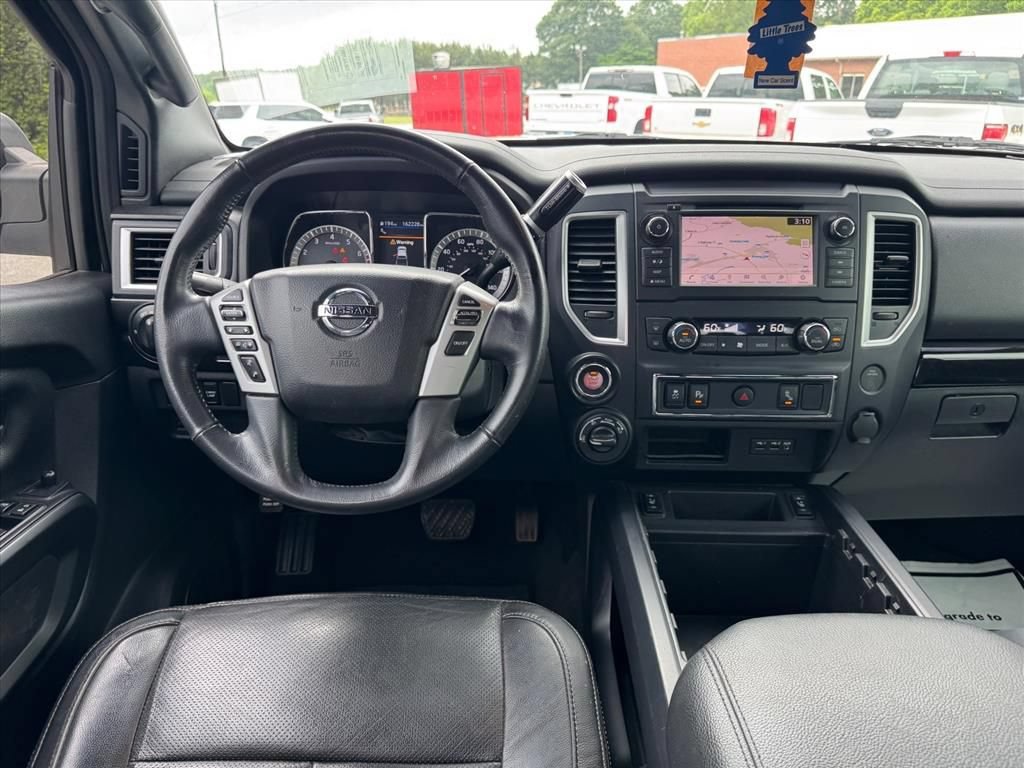 Used 2019 Nissan Titan SV w/ SV Convenience Package AWD/4WD image 14