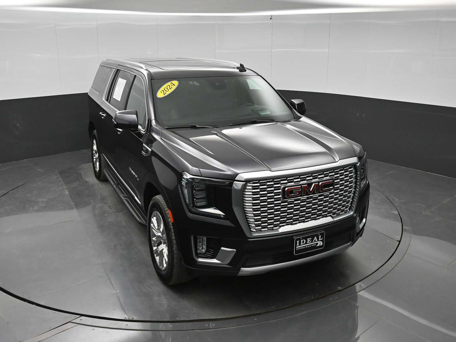 Used 2024 GMC Yukon XL Denali w/ Advanced Technology Package AWD/4WD image 28
