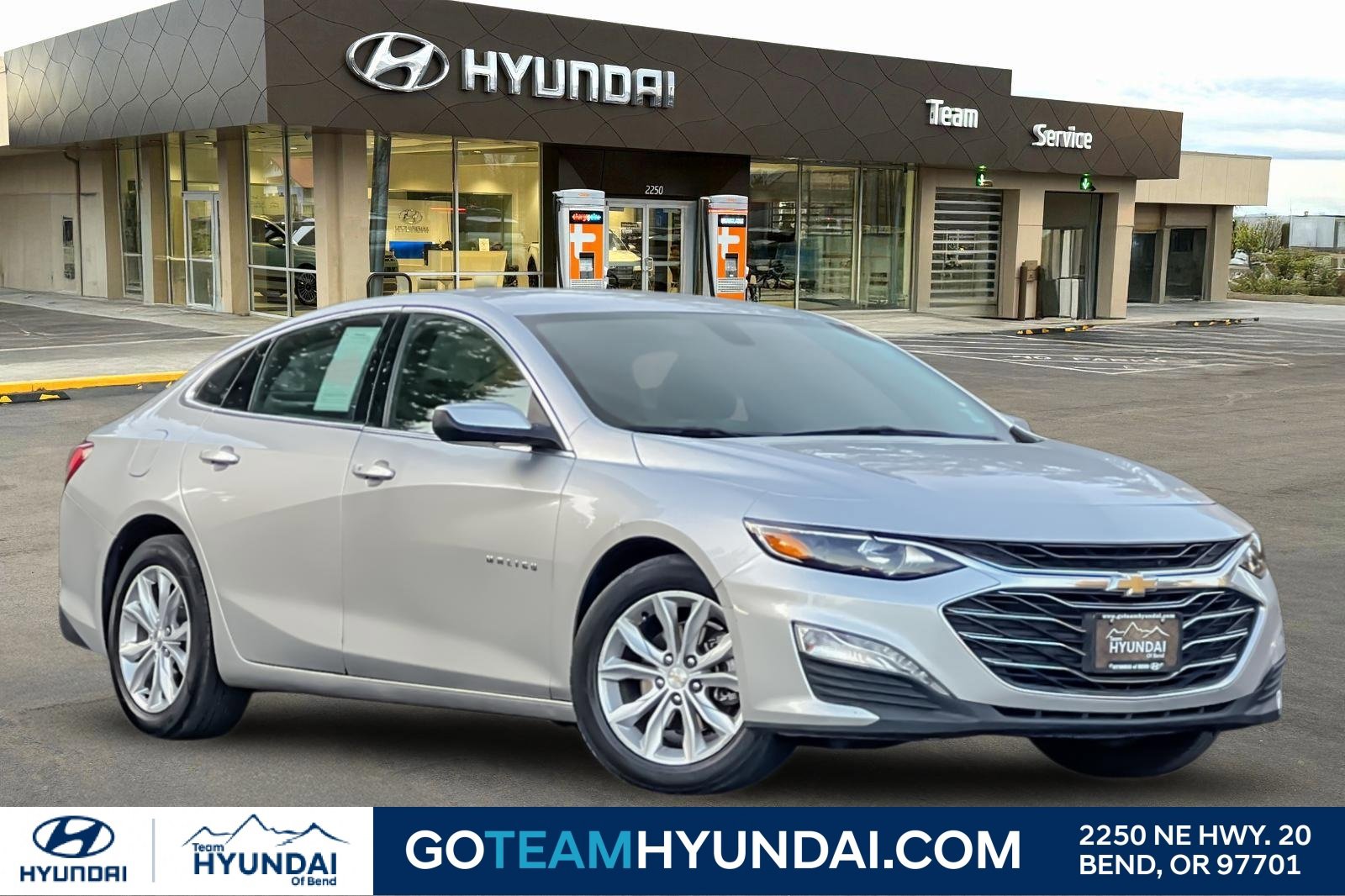 Used 2022 Chevrolet Malibu LT image 1