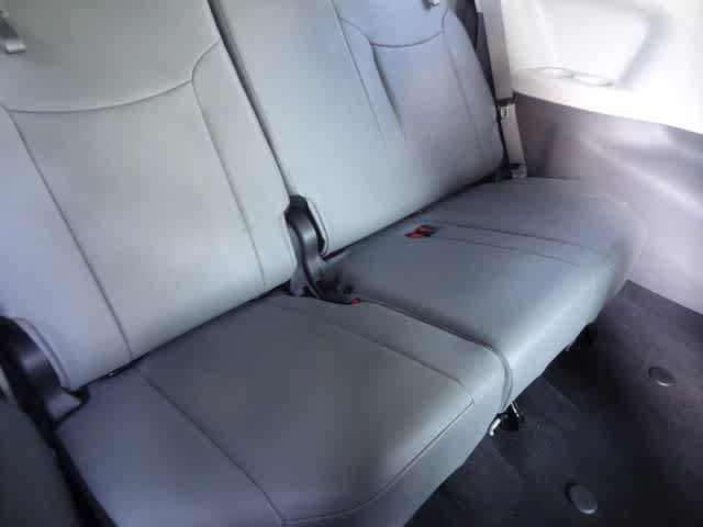 Used 2024 Toyota Sienna XLE FWD image 15