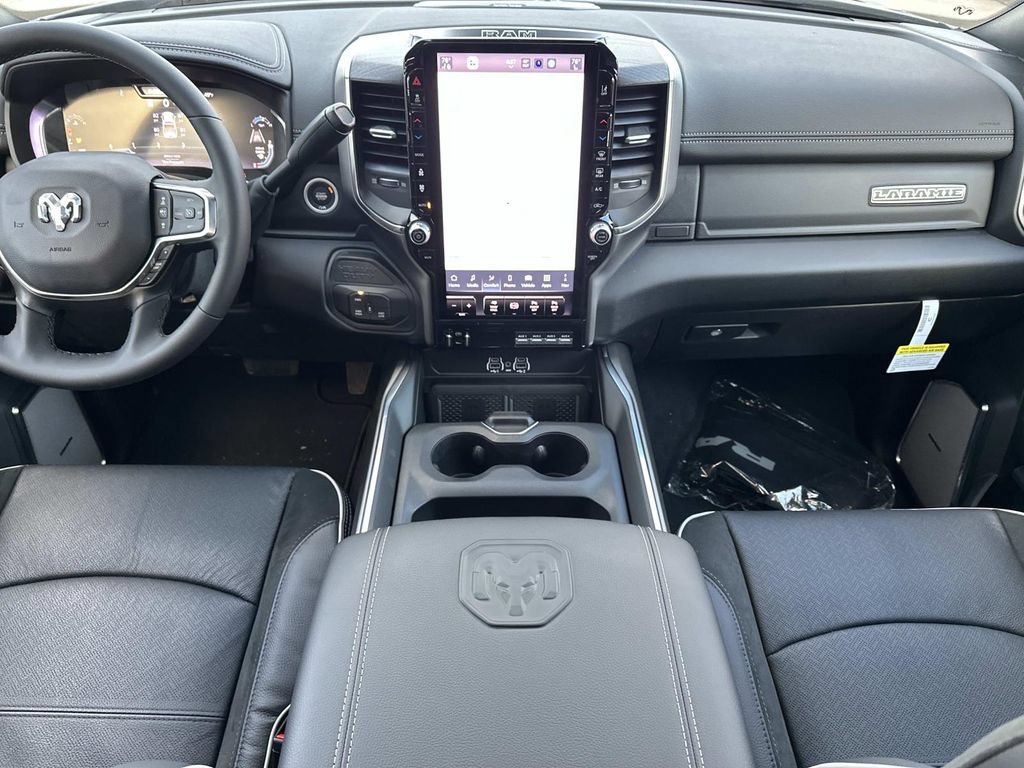 New 2026 RAM 2500 Laramie AWD/4WD image 11