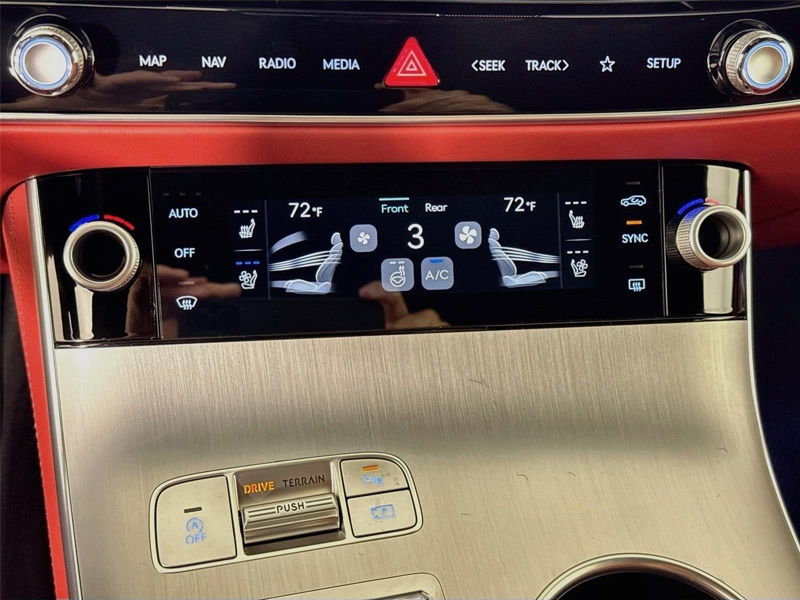 New 2027 Genesis GV70 2.5T Sport Prestige AWD/4WD image 18