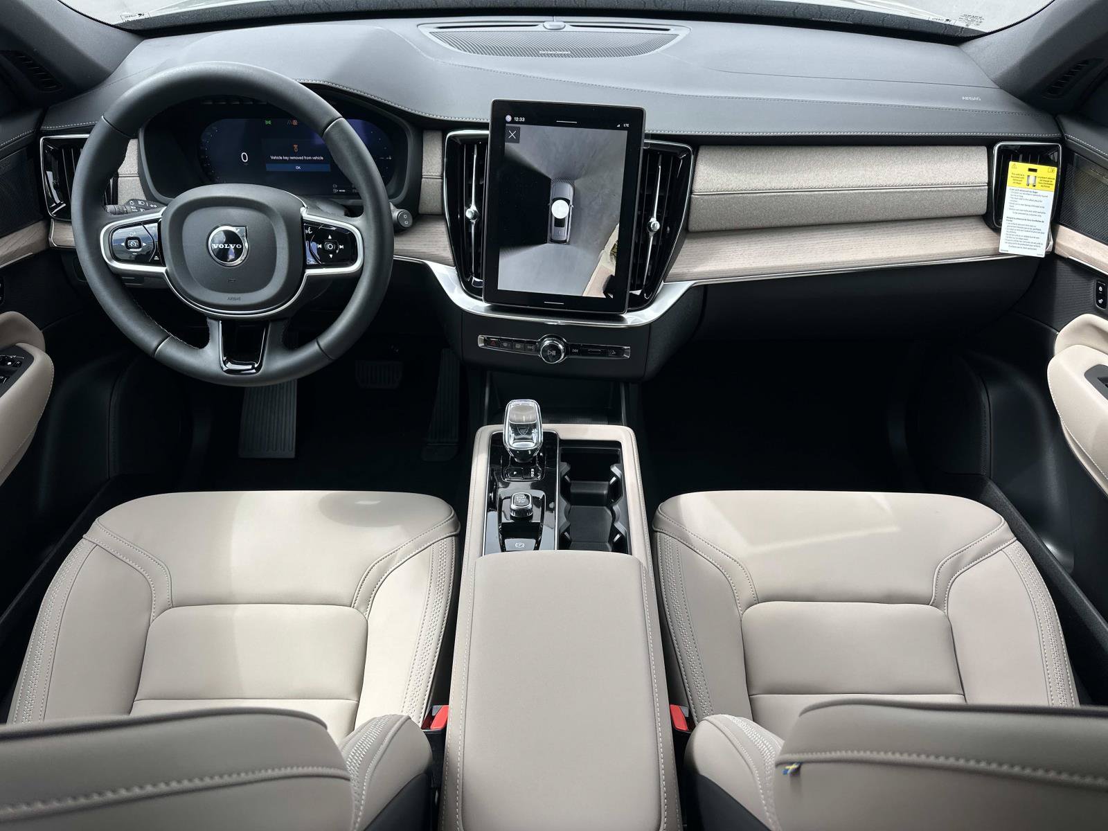 New 2026 Volvo XC90 T8 Plus w/ Protection Package Premier AWD/4WD image 7