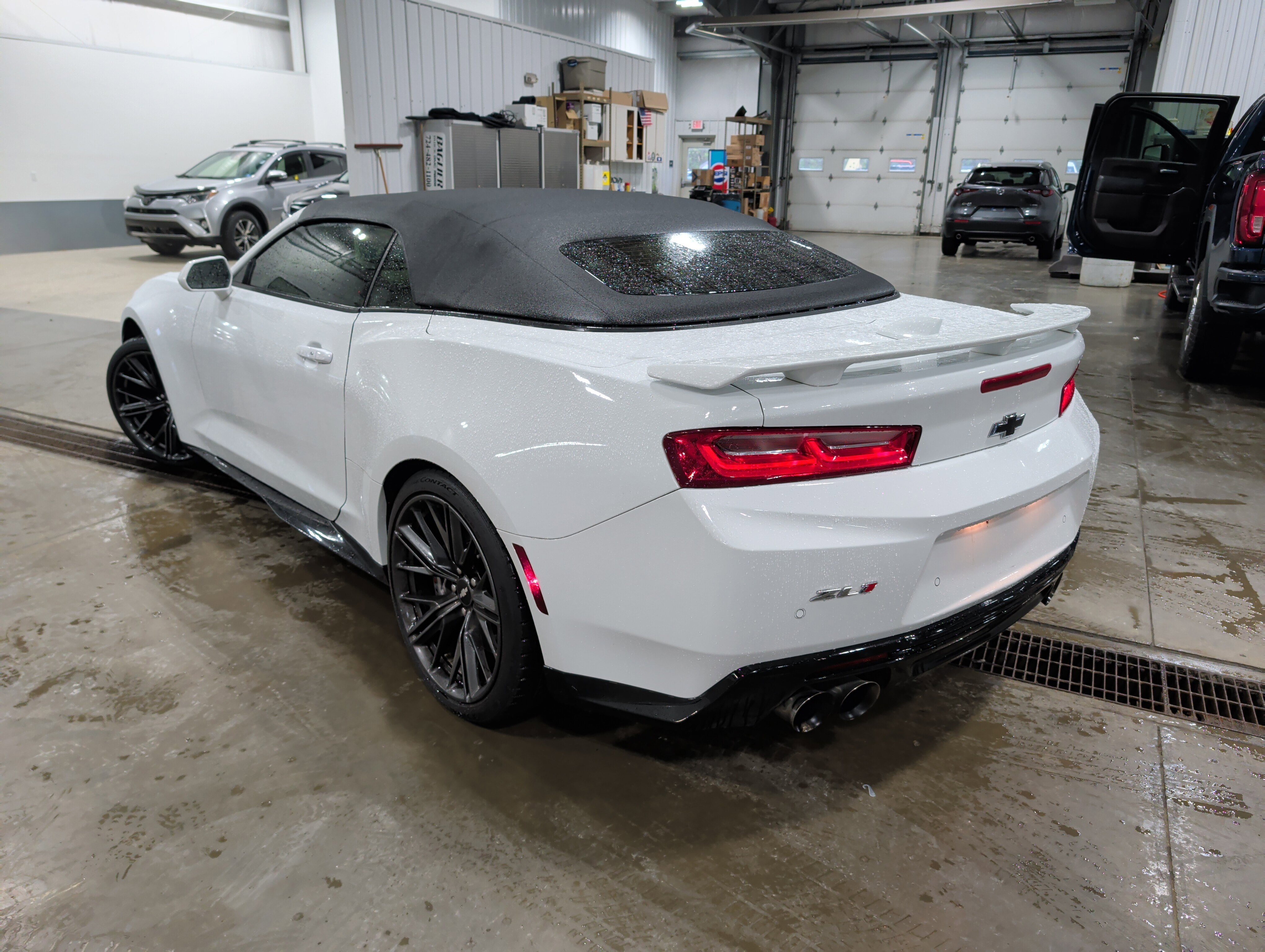 Used 2018 Chevrolet Camaro ZL1 RWD image 4