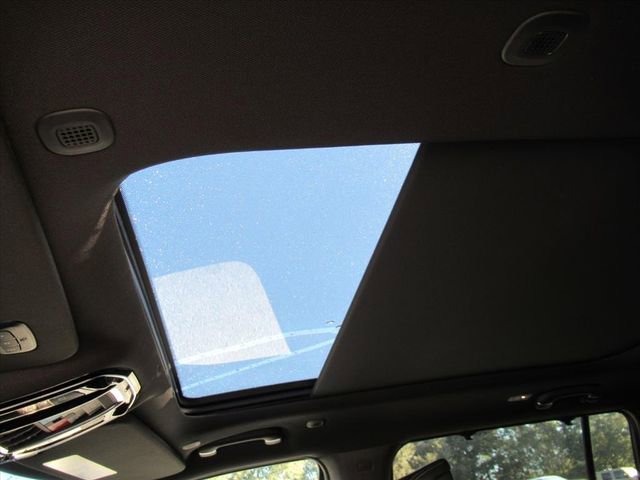 New 2026 Jeep Grand Wagoneer Summit w/ Rear Seat Video Group I image 19