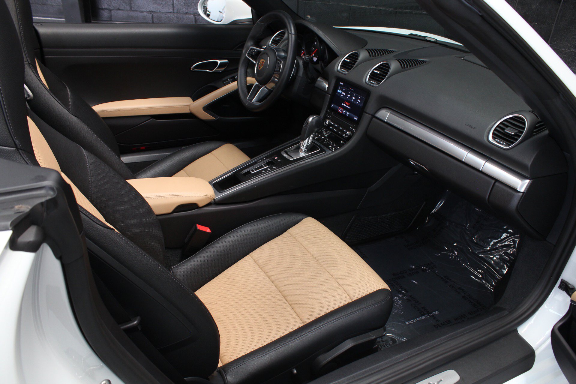 Used 2021 Porsche 718 Boxster w/ Premium Package RWD image 61