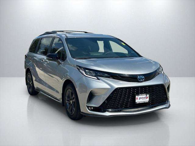 Certified 2025 Toyota Sienna XSE w/ XSE Premium Package AWD/4WD image 3