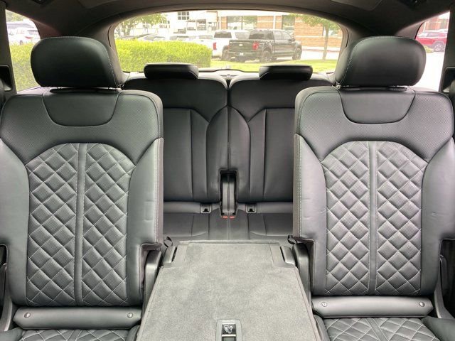 Used 2022 Audi SQ7 Prestige w/ Prestige Package AWD/4WD image 36