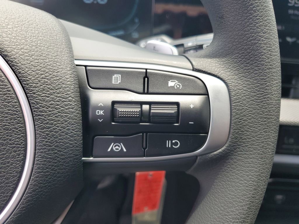 New 2025 Kia Sportage LX FWD image 12