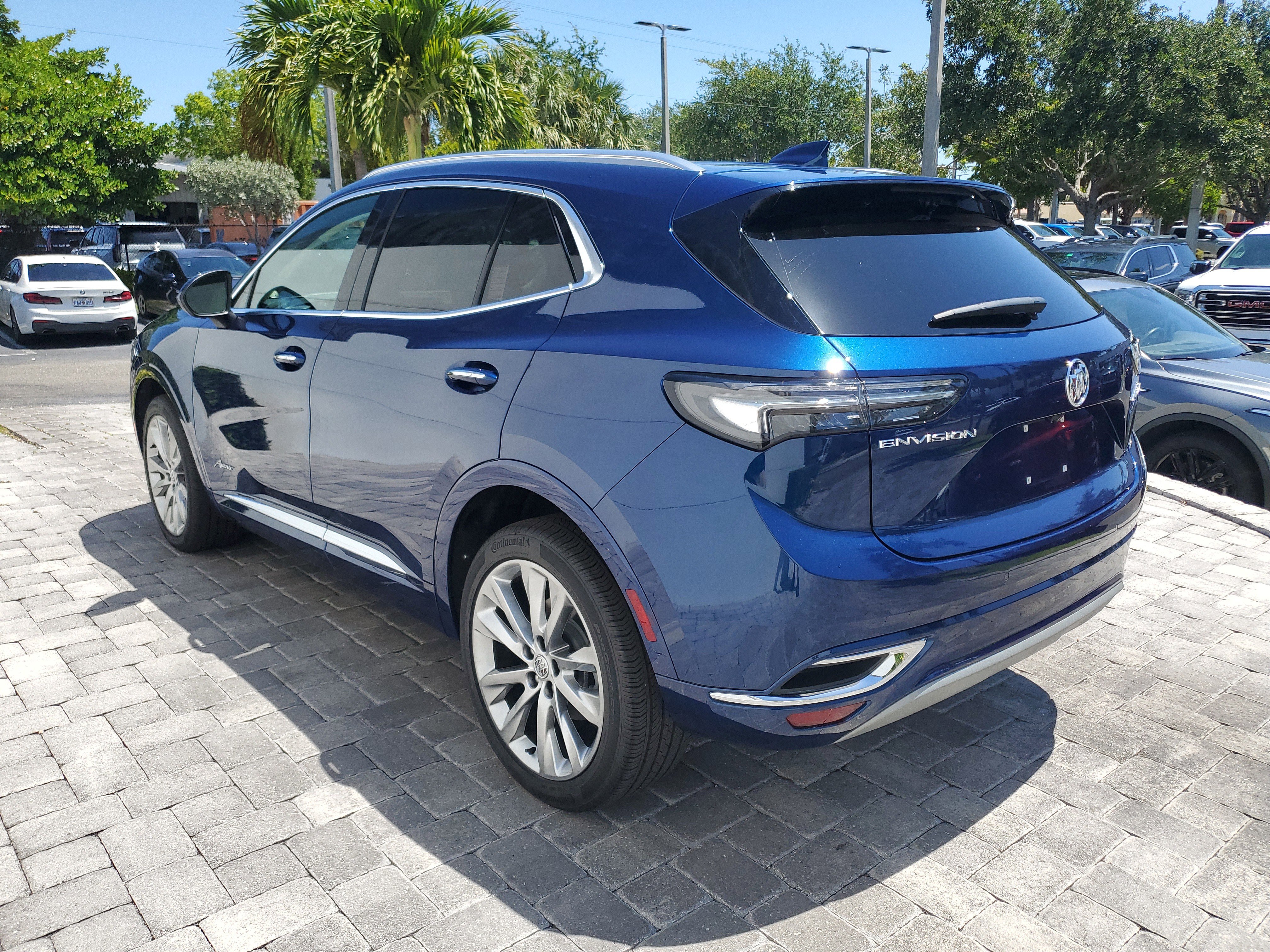 Used 2023 Buick Envision Avenir FWD image 4