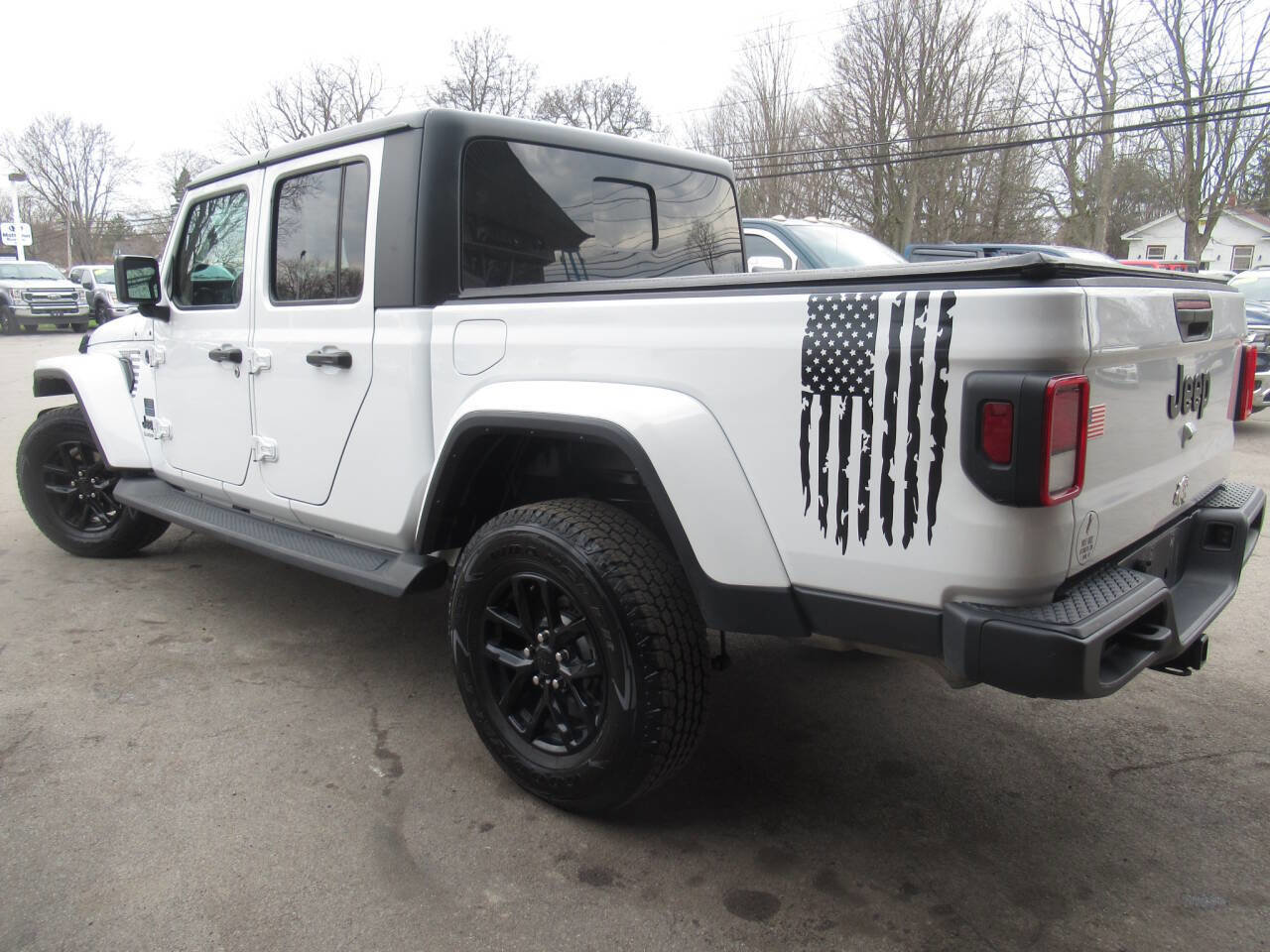 Used 2022 Jeep Gladiator Sport image 16