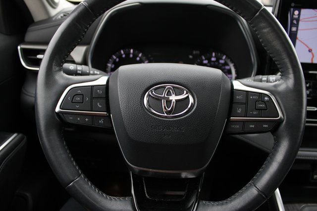 Used 2020 Toyota Highlander Limited image 26
