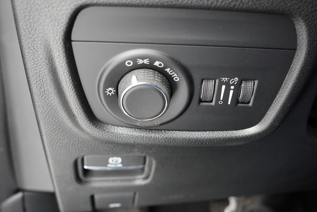 Certified 2023 Jeep Grand Cherokee L Laredo w/ Luxury Tech Group I image 27