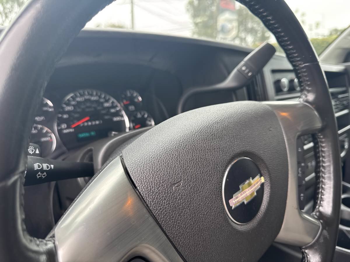 Used 2016 Chevrolet Express 2500 RWD image 14