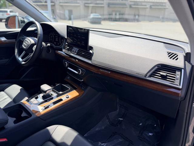 Used 2023 Audi Q5 2.0T Premium Plus w/ Premium Plus Package AWD/4WD image 23