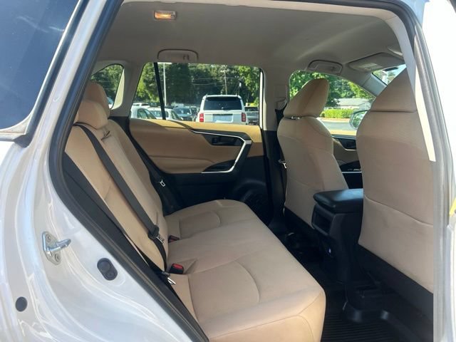 Used 2019 Toyota RAV4 LE FWD image 20