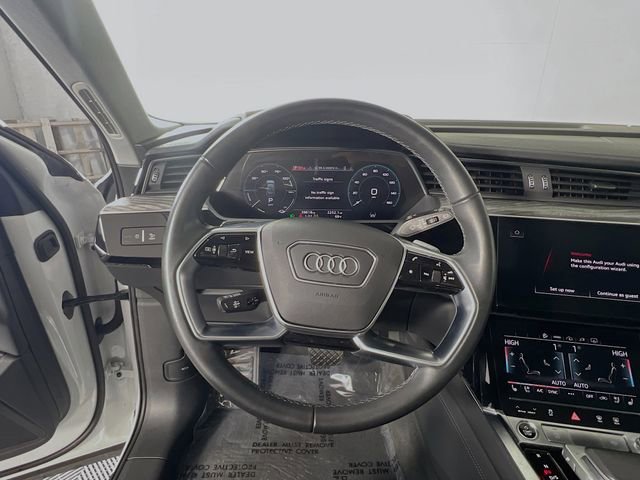 Used 2023 Audi e-tron Premium Plus w/ Premium Plus Package image 15