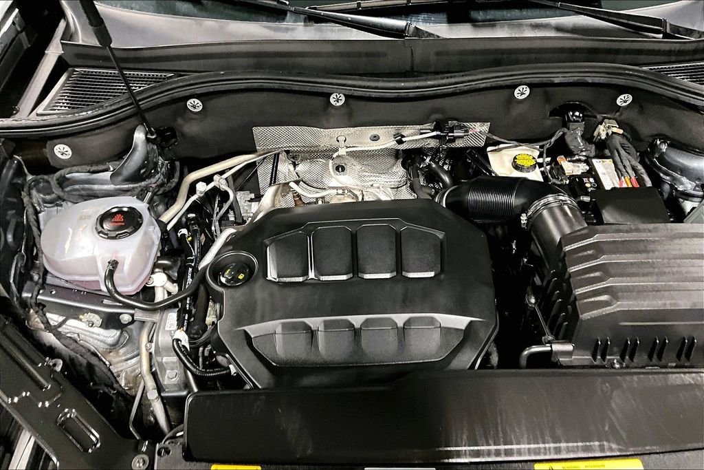 Used 2025 Volkswagen Atlas SE image 42