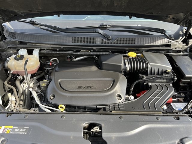 Used 2023 Chrysler Voyager LX FWD image 14