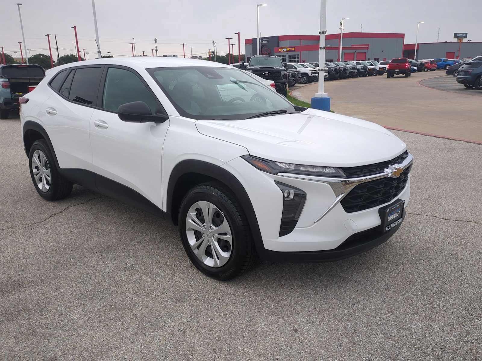 Used 2025 Chevrolet Trax LS w/ Driver Confidence Package FWD image 2