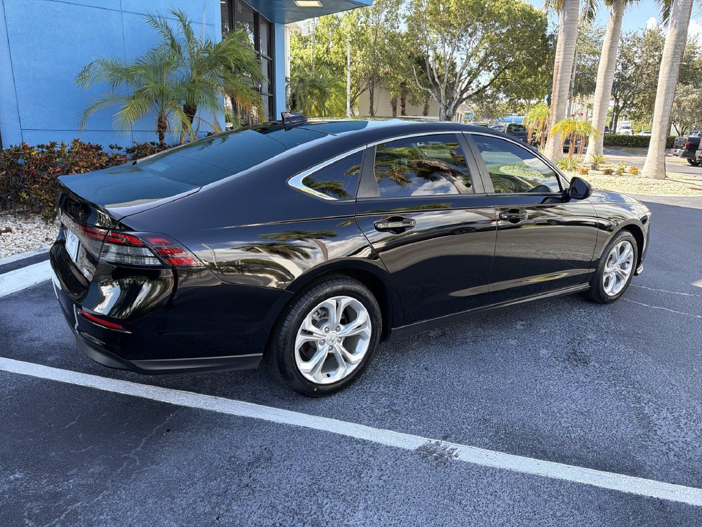 Certified 2023 Honda Accord LX image 3