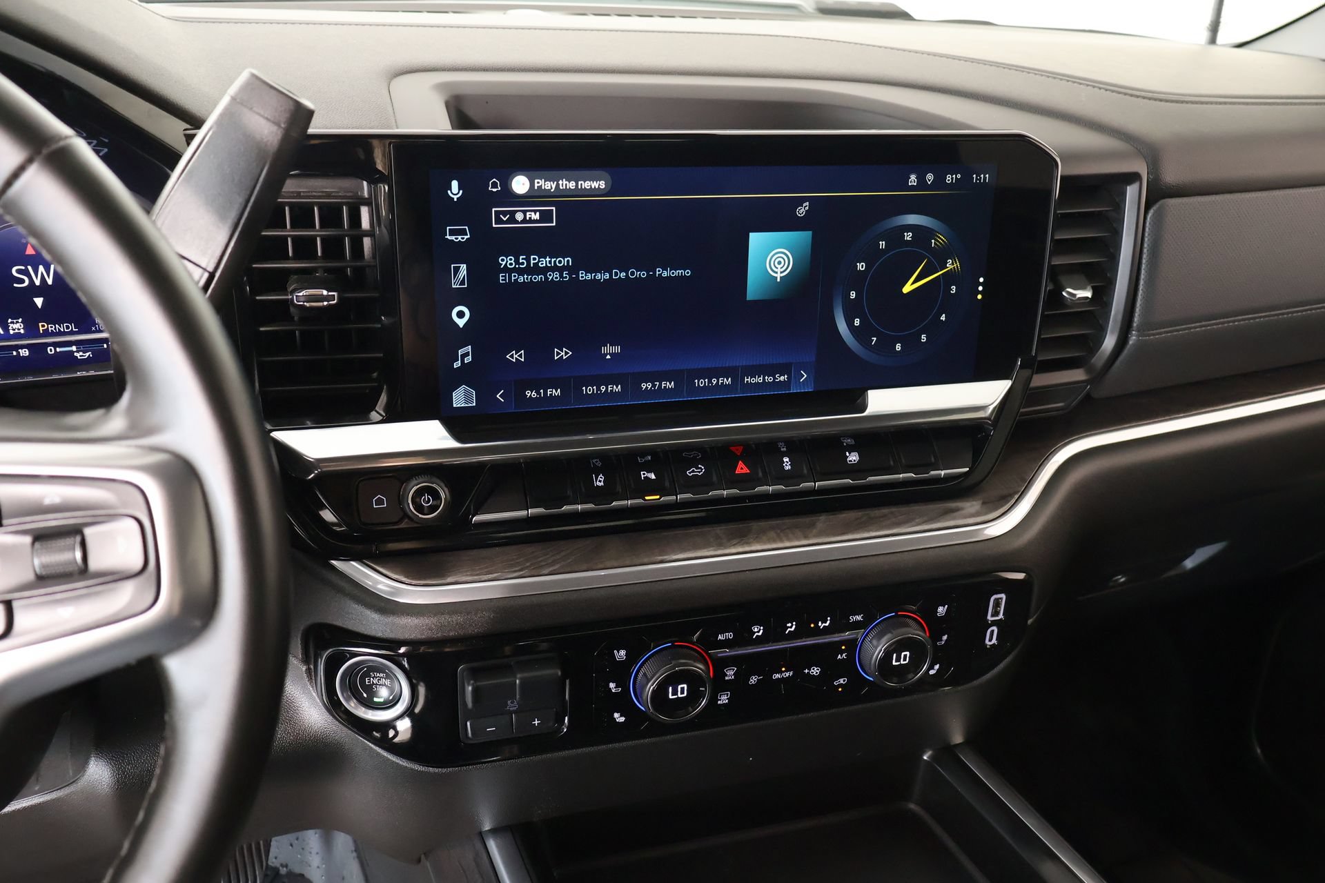 Used 2025 Chevrolet Silverado 2500 LTZ w/ LTZ Convenience Package AWD/4WD image 5