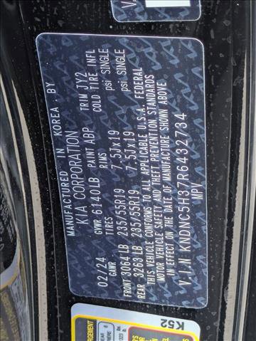 Used 2024 Kia Carnival EX image 16