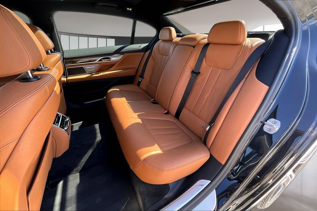 Used 2019 BMW 740i w/ M Sport Package image 20