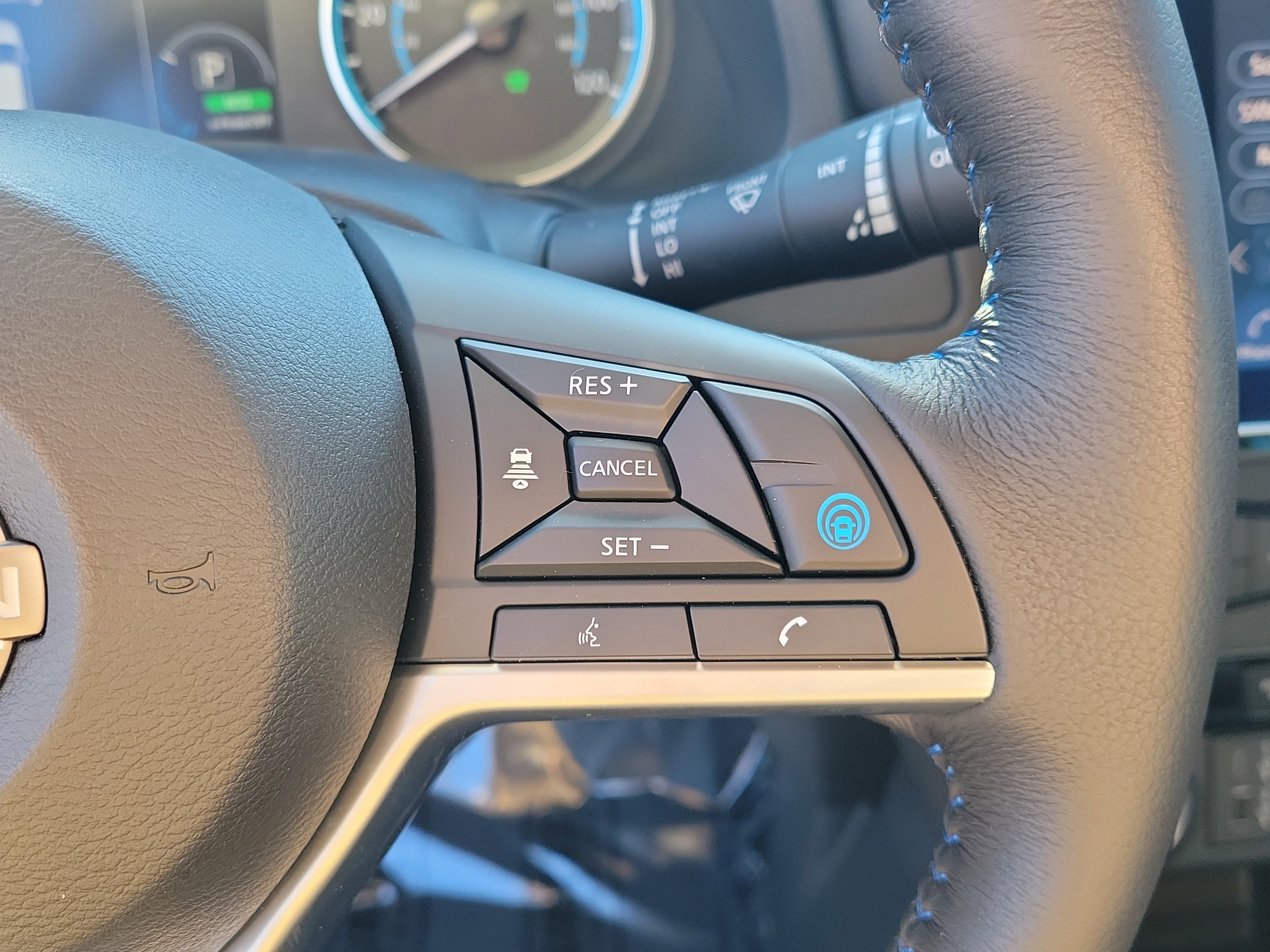 Certified 2024 Nissan Leaf SV Plus image 30