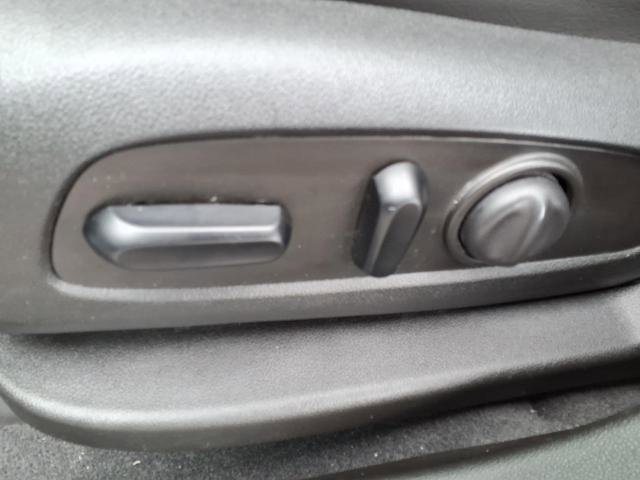 Used 2023 GMC Acadia AT4 w/ Preferred Package AWD/4WD image 16