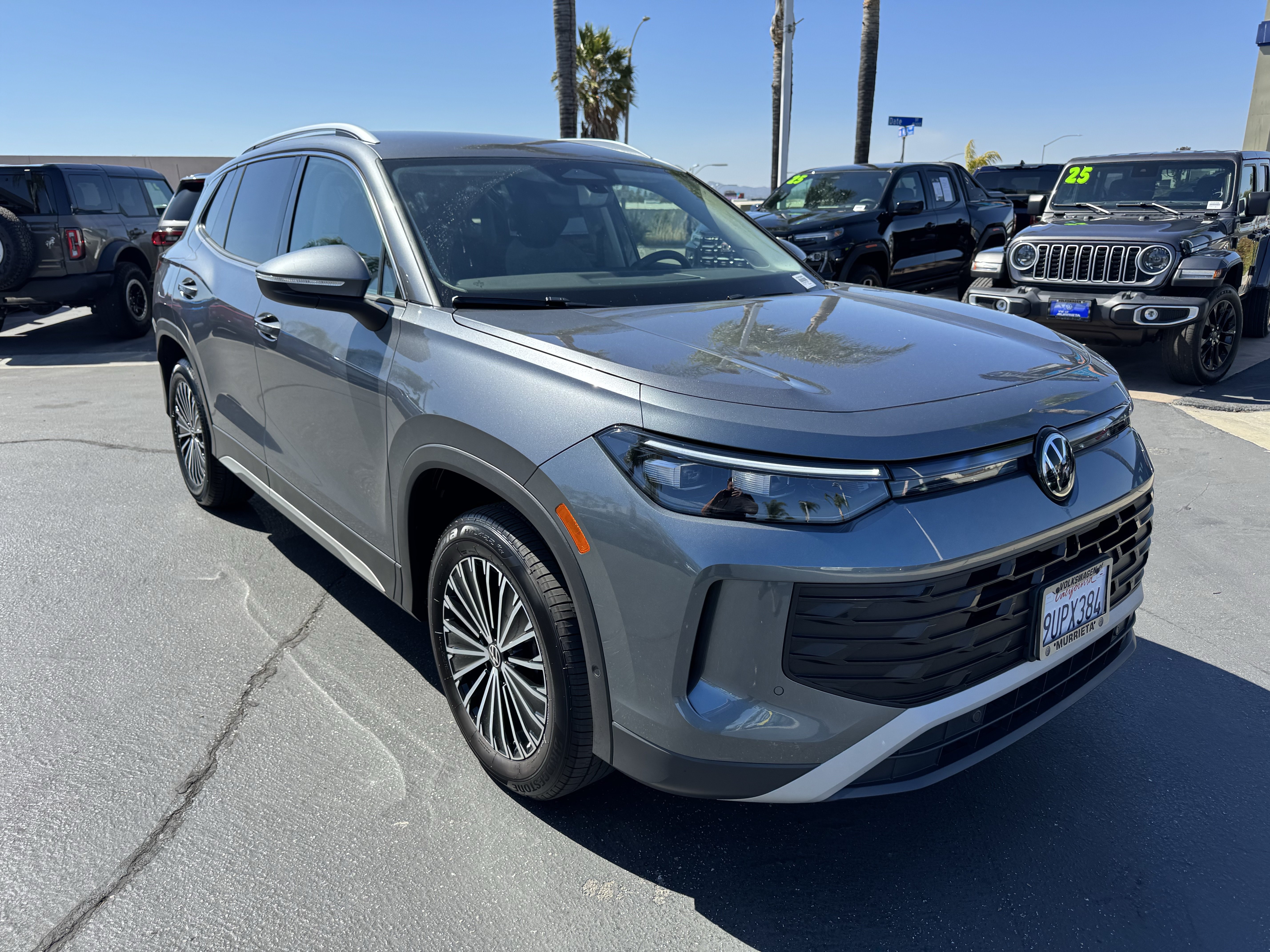 Certified 2025 Volkswagen Tiguan S AWD/4WD image 2