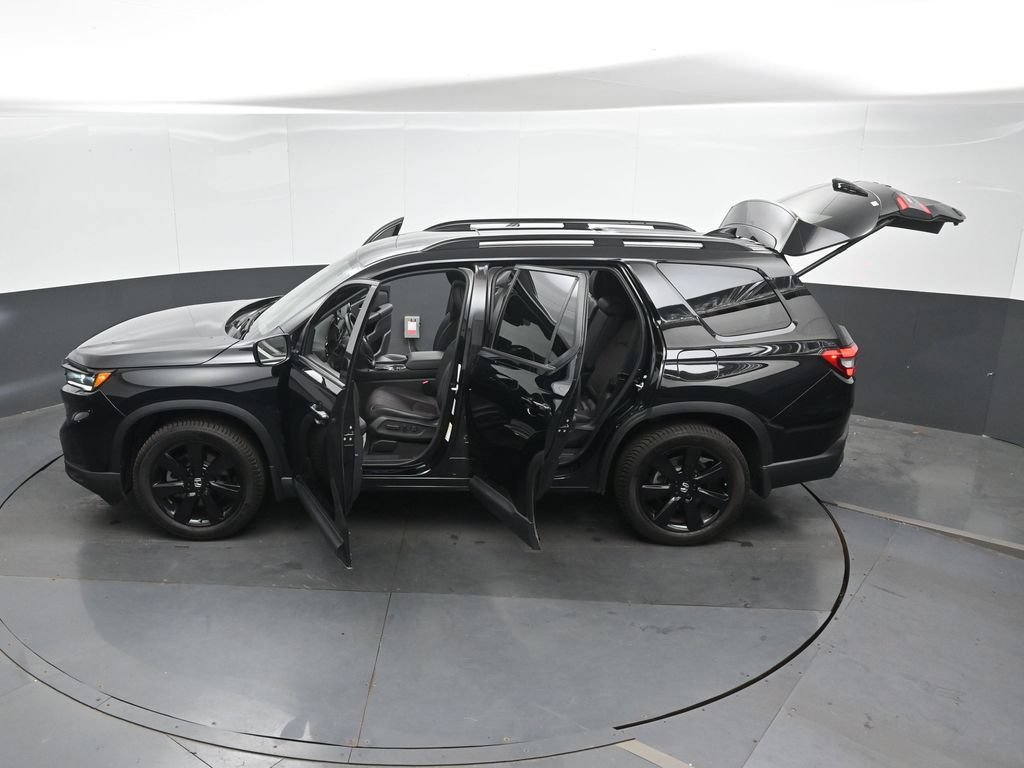 Used 2025 Honda Pilot Black Edition image 52