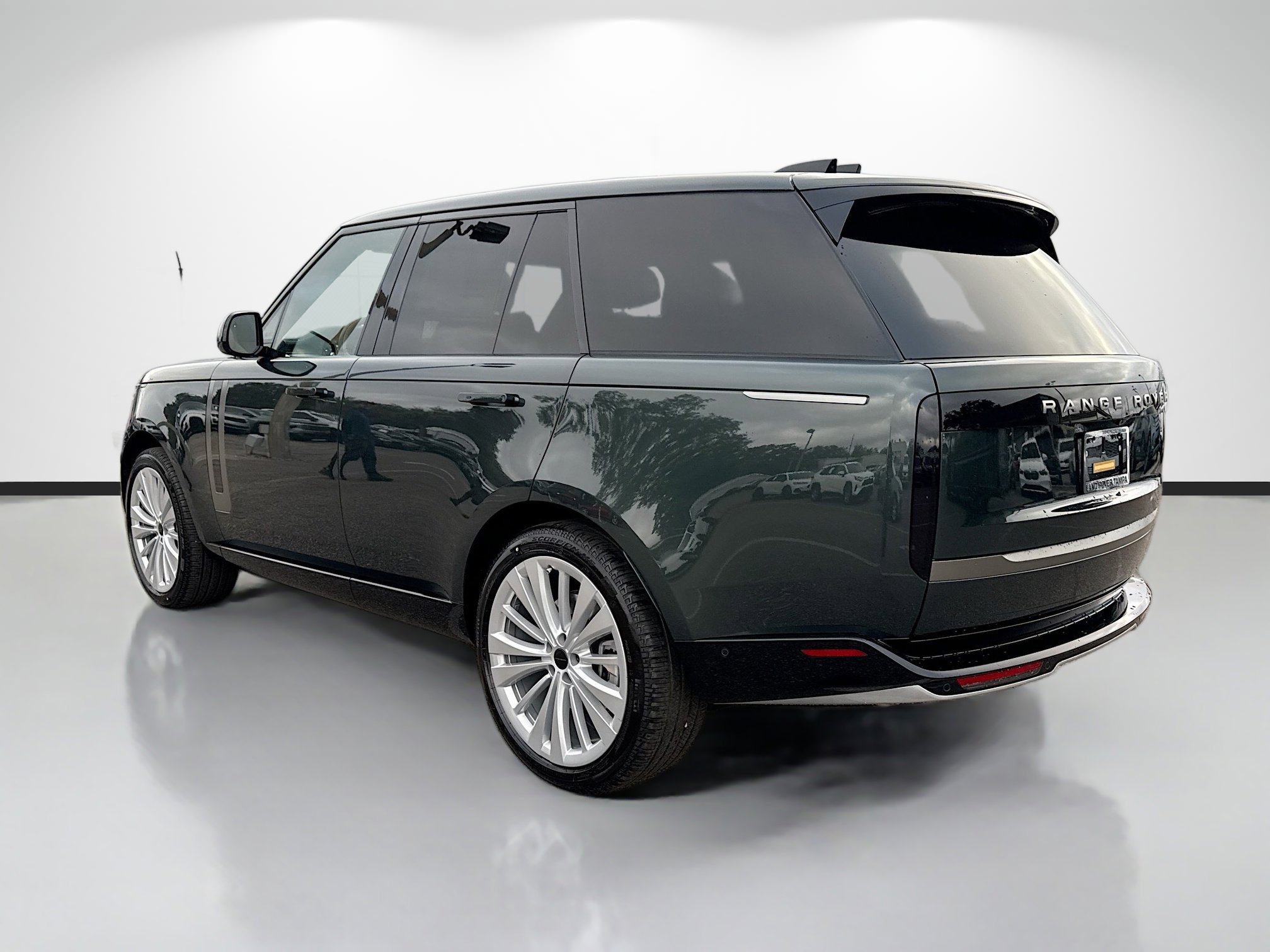 New 2026 Land Rover Range Rover SE image 3