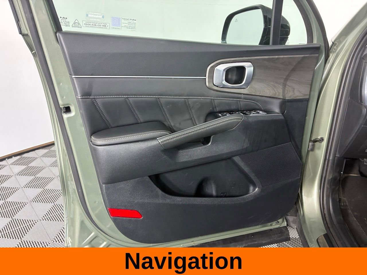 Used 2025 Kia Sorento SX image 10