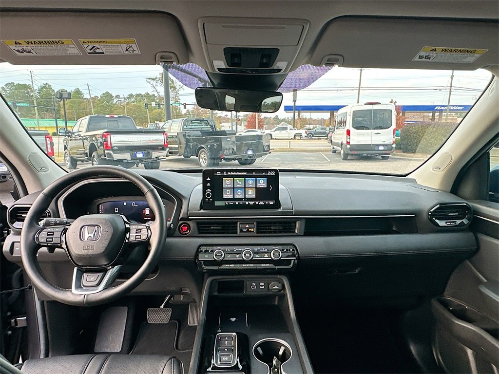 Used 2025 Honda Pilot Elite image 3